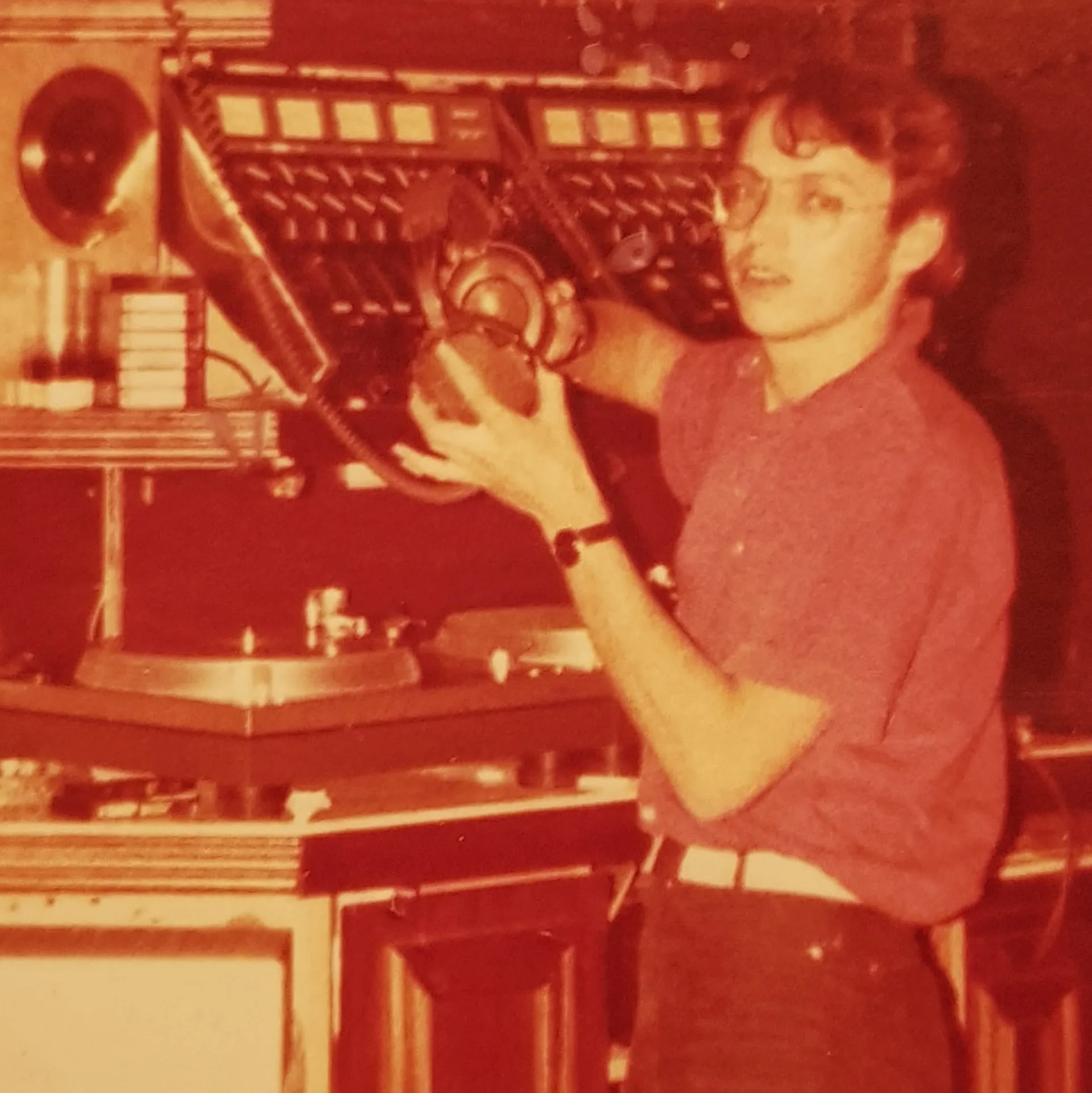 1978 Pforzheim - Samms Club (Dld) Hier konden we ook werken met videobeelden op de eerste Sony beamer met drie verschillende lenzen